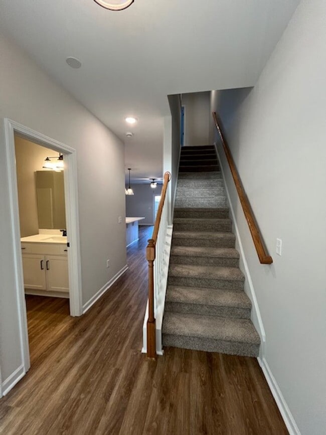 Photo - Perfect Paramount Point Property!