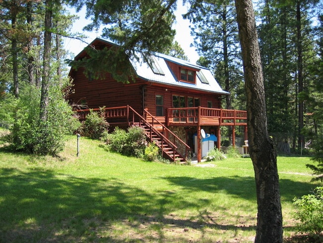 Building Photo - Great Cabin in the Forest