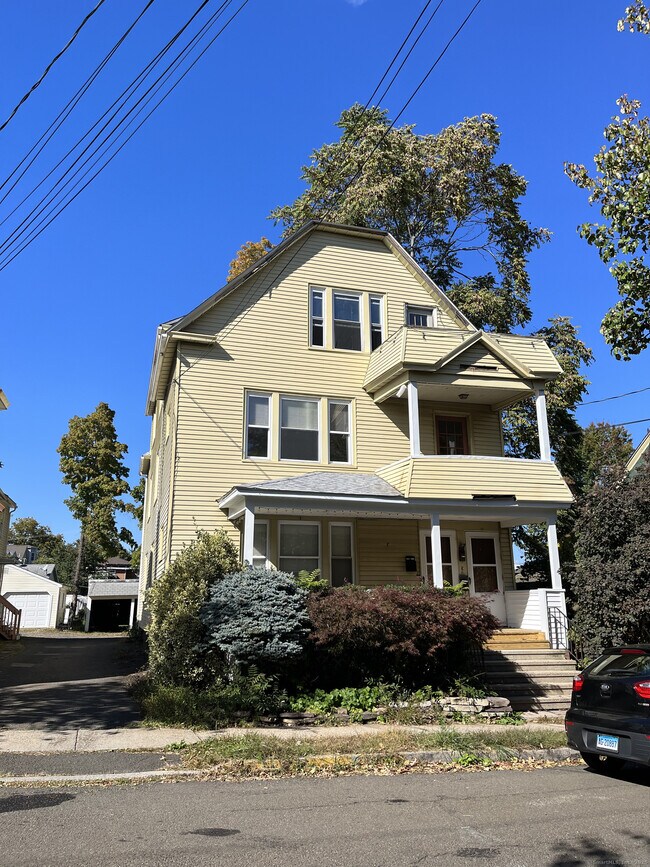 Photo - 162 College St Apartment Unit 2