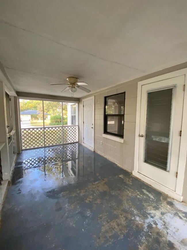 Photo - 2 Bed 1 Bath Home | Carport | Pet Friendly with Fenced Yard | Washer Dryer Hook Ups | Section 8 W...