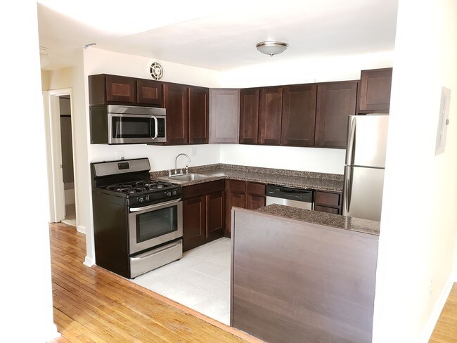 Photo - 524 Thayer Avenue