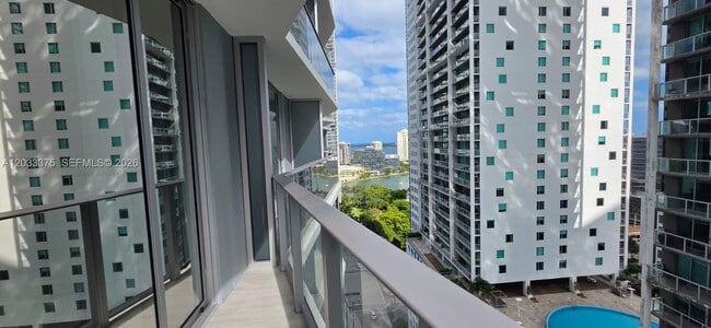 Photo - 77 SE 5th St Unidad 2108