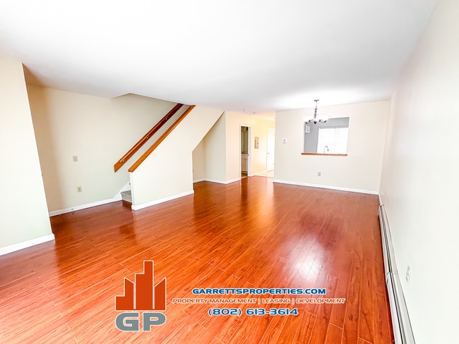 Building Photo - 40 Kinsington St Rental