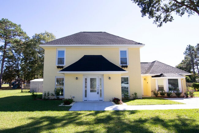 Building Photo - 409 Longstreet St