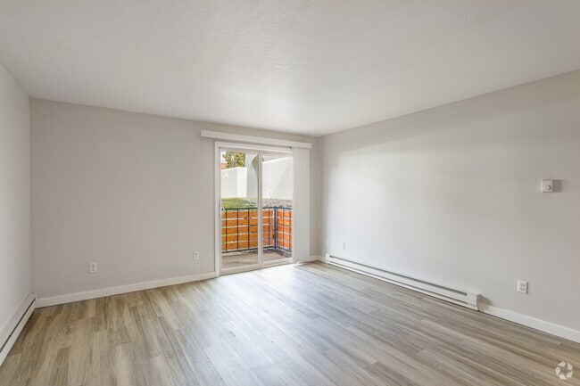 2HAB, 1BA - 780 ft² - Serrano Apartments