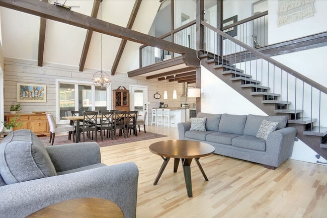 Photo - 566 Chem. du Lac Beauclair Unité ID1340595P