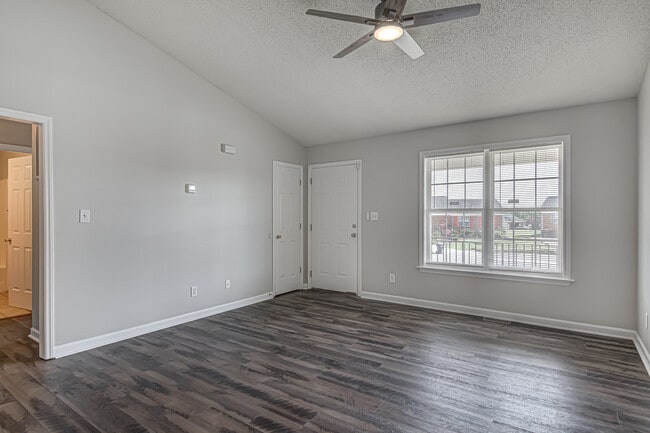 Photo - 1904 Blair Khazan Dr