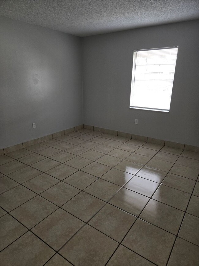 Photo - Central Lakeland Duplex