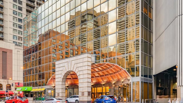 10 E Ontario Unit 1105