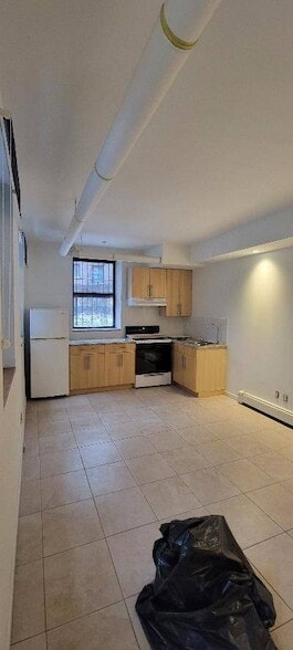 Photo - 37-20 85th St