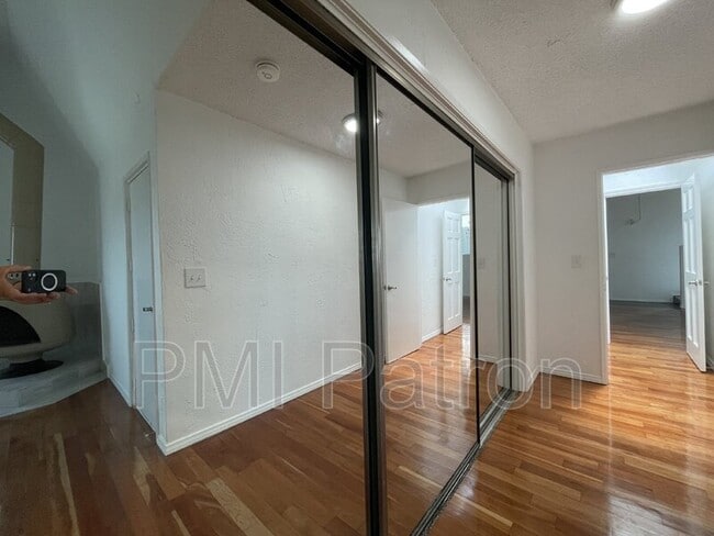 Photo - 1719 Van Horne Ln