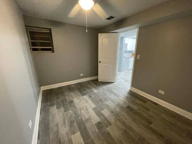 Photo - 1611 S Trumbull Ave Unidad Garden