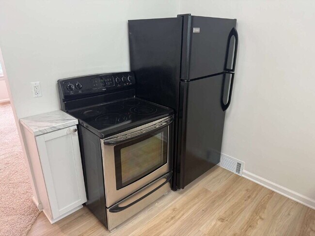 Photo - 155 W Lafayette St