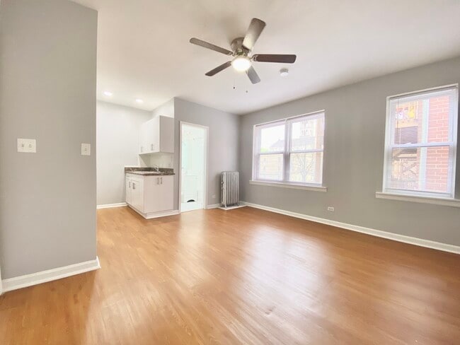 Photo - 4241 N Kenmore Ave Unit 207