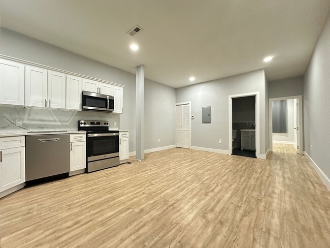 Building Photo - 1709 S 22nd St Unit 1F Rental
