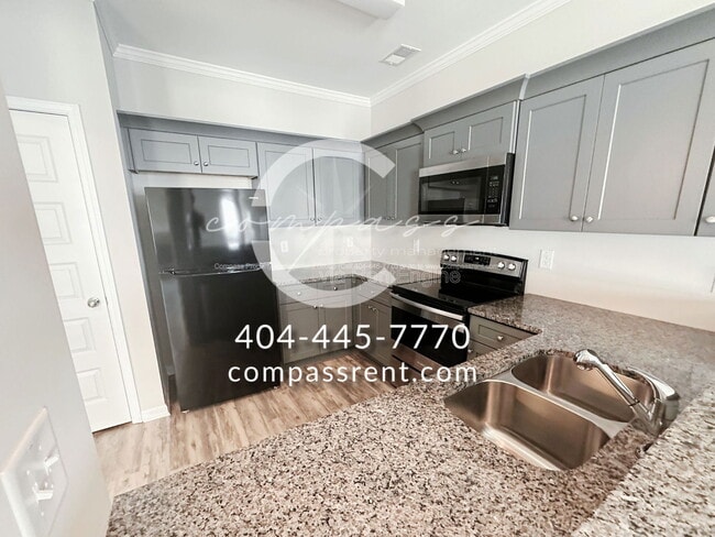 Photo - 214 Lyndon Wy NW
