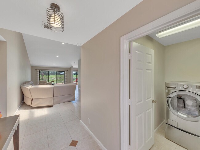 Photo - 7747 Villa Nova Dr N