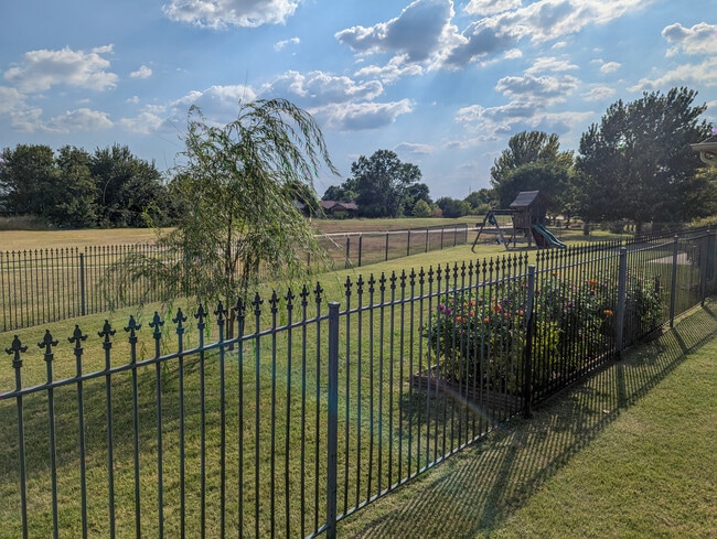 Photo - 5013 Deerfield Ave