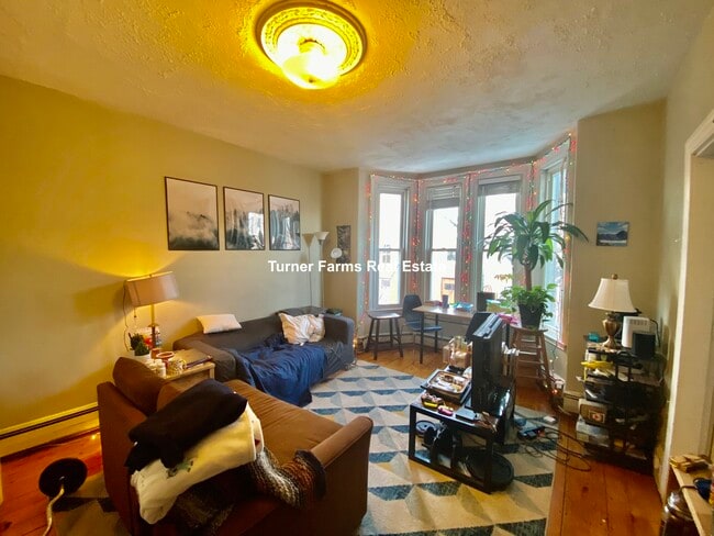 Building Photo - 44 Delle Ave Unit 2