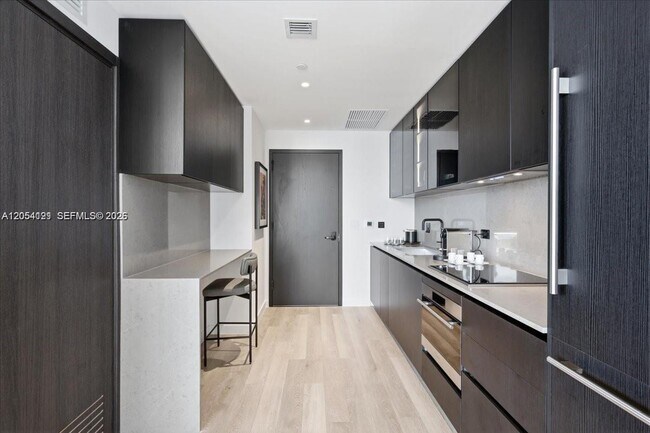 Photo - 20 NE 11th St Unidad #4906 A