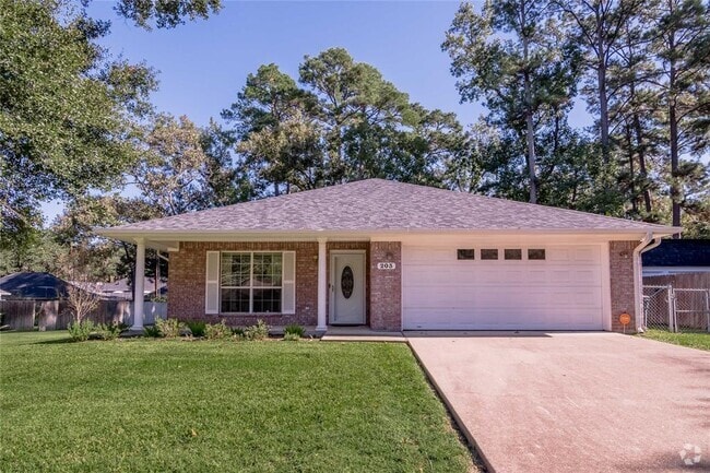 Building Photo - 203 Pine Valley Rental