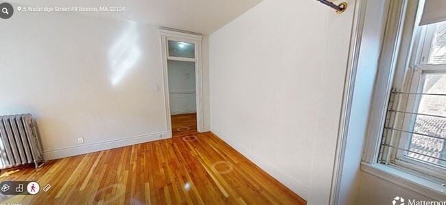 Photo - Great Studio for 9/1 Close to the Green Line