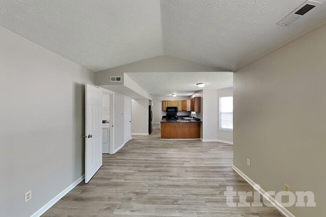 1464 Rebecca Ln