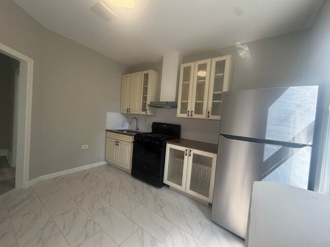 166 Grant Ave