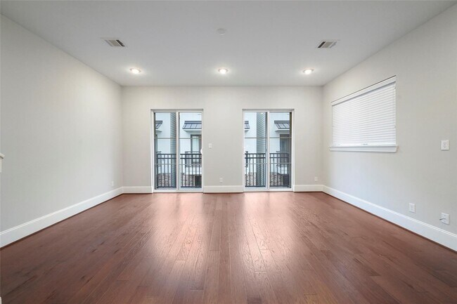 Photo - 1268 N Post Oak Rd