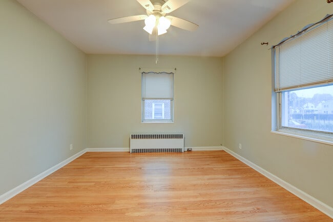 Building Photo - 71 Carmer Ave Unit 1A