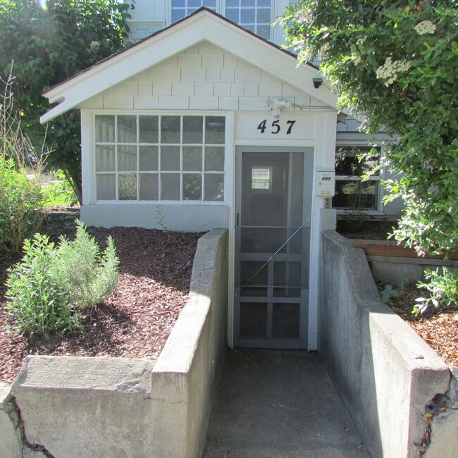 Building Photo - 457 N Johnson Ave