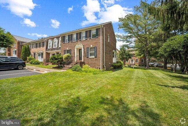 Building Photo - 7330 Lewinsville Park Ct Rental