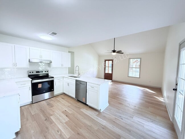 Photo - 3BR/3BA For Rent Short Term Unit 11 CR 1069