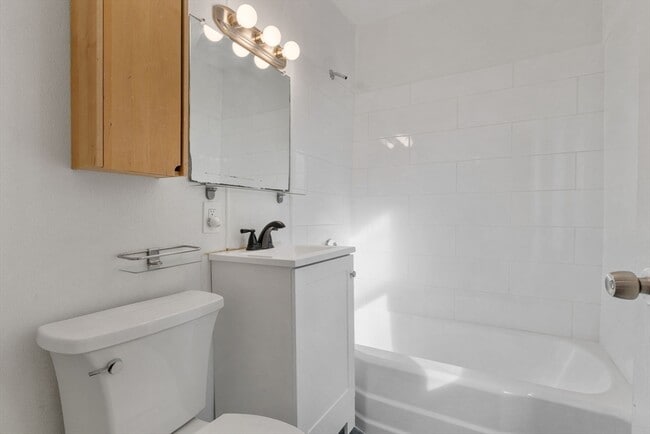 Photo - 41 Concord Ave Unidad 3B