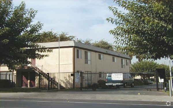 Mulberry Estates - Mulberry Estates Apartments