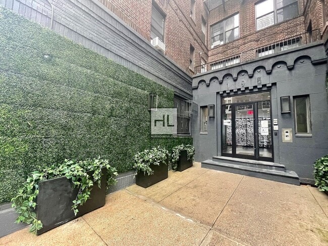 Photo - STANTON ST. Unit S4