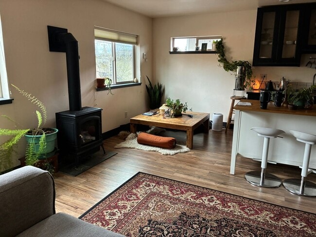 Photo - Charming and secluded Westside Bend apartment