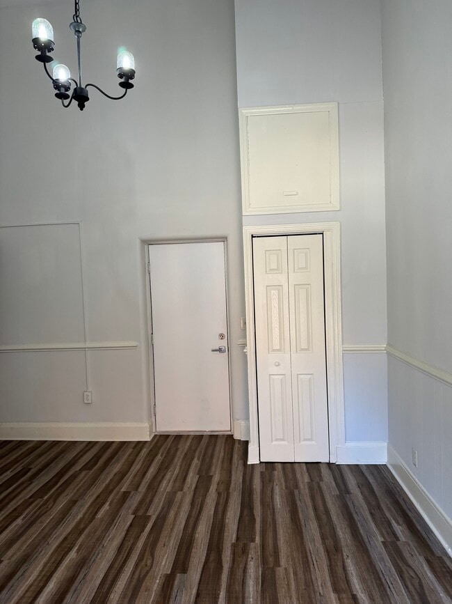 1M - 28 E Mount Vernon Pl Unit 4