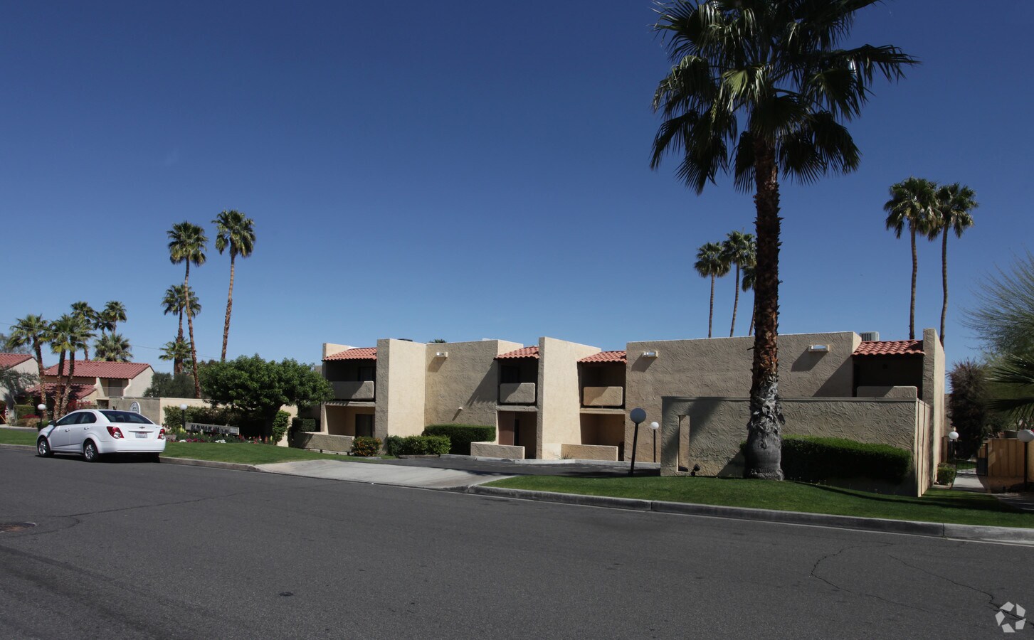 El Paseo Place - Paseo Place