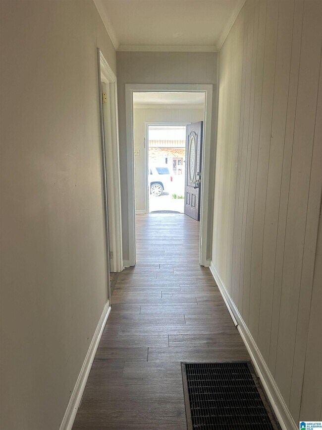 Photo - 114 N Main St