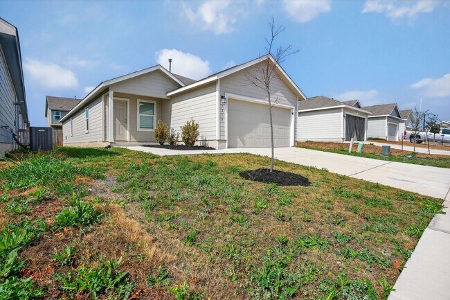 Photo - Move-In Ready 4/2 w/ Modern Layout in Growing San Antonio Community