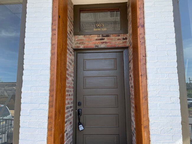 Building Photo - Luxury Loft Downtown Studio Condo