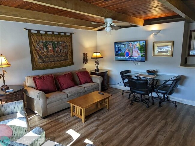 Photo - 321 SE 15th Ave Apartamento Unidad B2