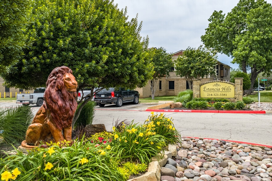 Lion- Main Sign