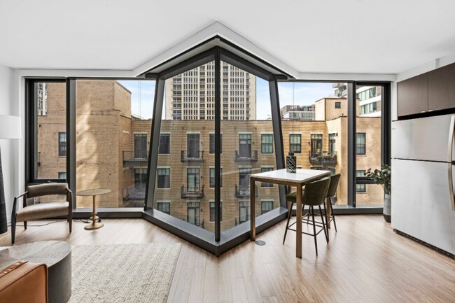 Photo - 1304 S Michigan Ave