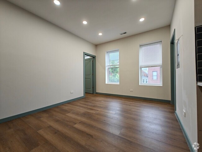Building Photo - 1001 W 31st/3100-3108 S Morgan Unit 3106 S Morgan  1 (C) Rental