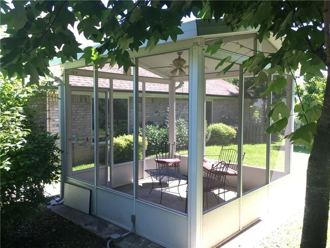 Photo - 2905 Essex Pl