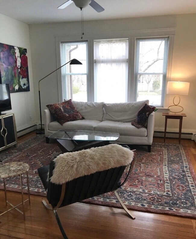Photo - 33 Luzon Ave Unit 1st Floor, 2 Bedroom East Side