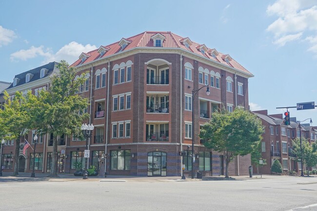 Building Photo - NEW LISTING!!!!! Unit 302 Rental