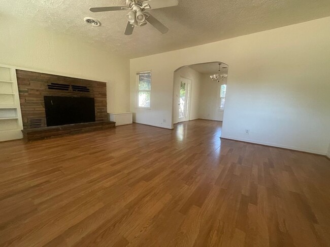 Photo - 3bd 1ba